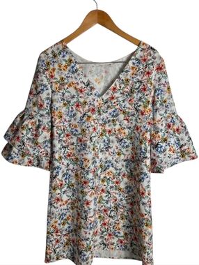Zara Basic White Floral V-Neck Dress Size Small Ruffle Sleeve